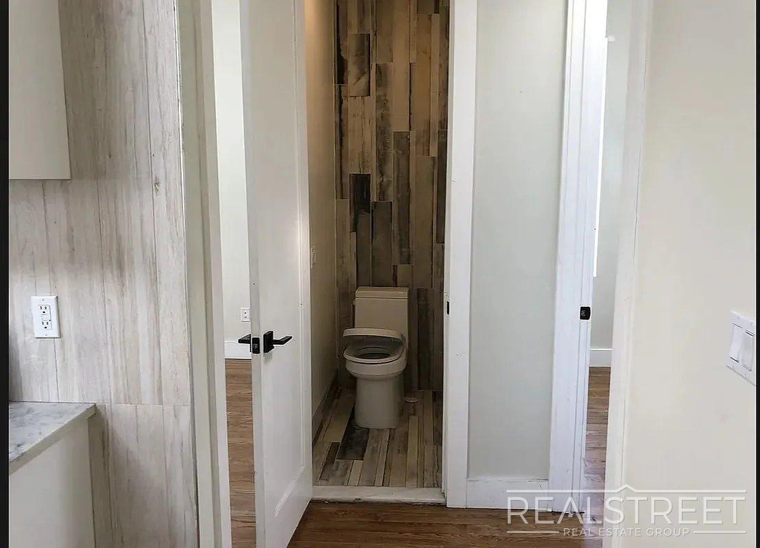 Building Photo - Stockholm Street