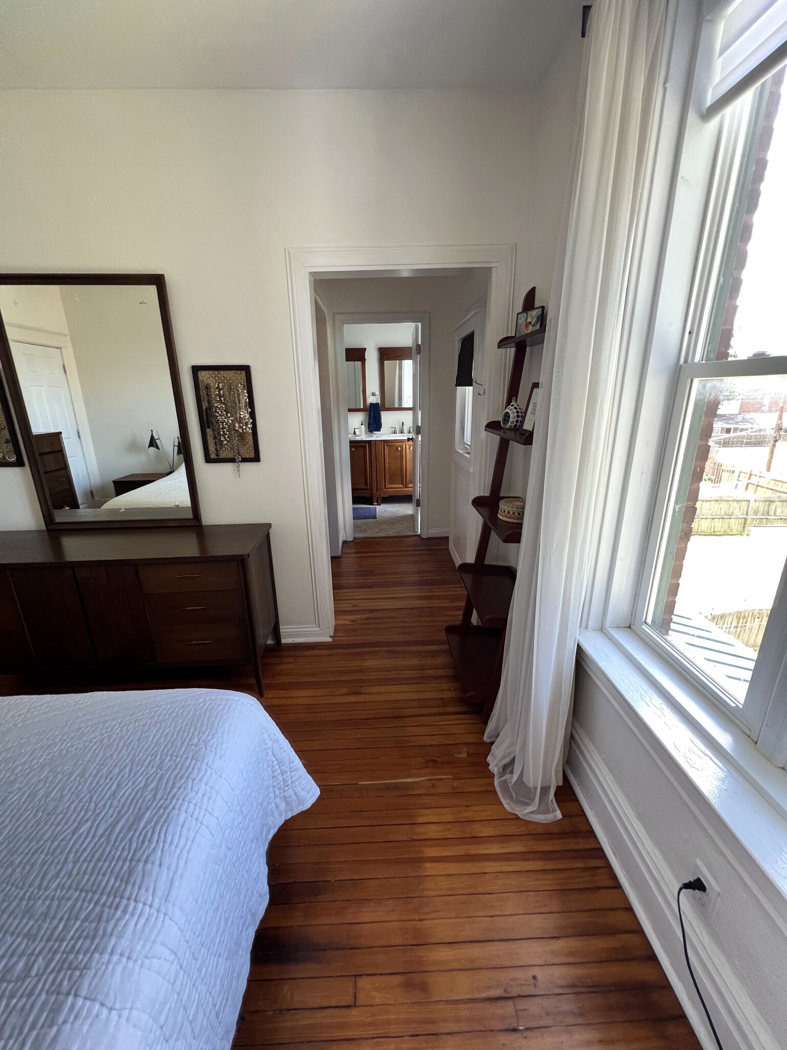 Master Suite - 3817 Lafayette Ave