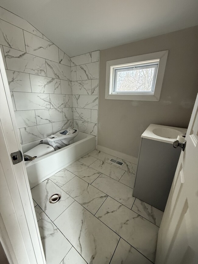 Building Photo - 16913 Jodave Ave