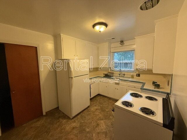 Building Photo - 1421 W 21st St