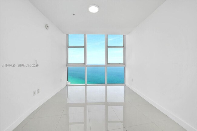 Building Photo - 18201 Collins Ave