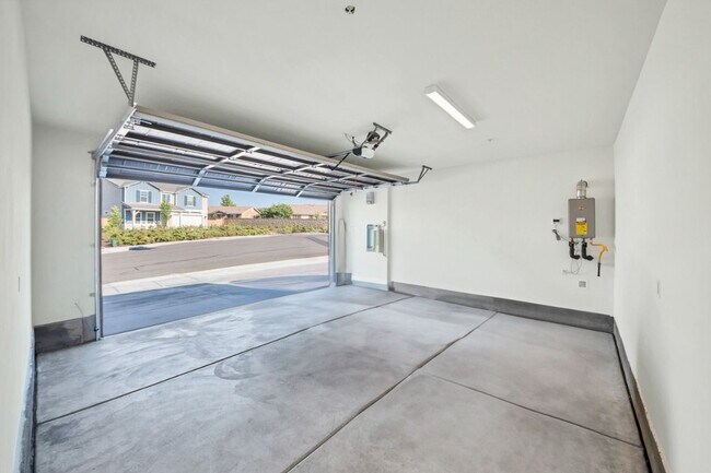 Building Photo - 41207 Alegria Ln