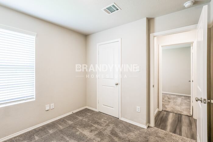 Building Photo - 7107 Winding Shelf