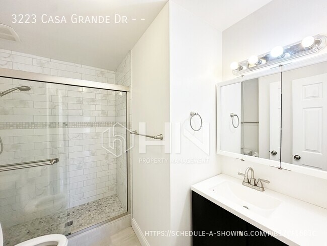 Building Photo - 3223 Casa Grande Dr