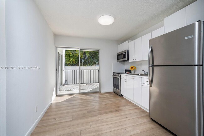 Building Photo - 2463 Coral Wy