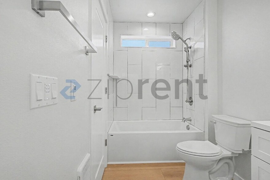 Building Photo - Unit 4325