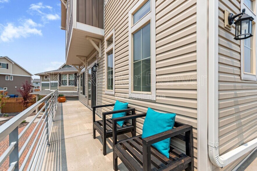 Building Photo - 10145 Zeno St