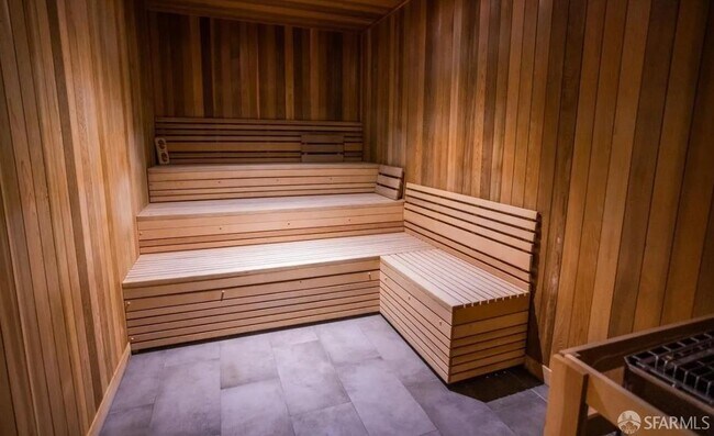 Building Photo - 1000 3rd St