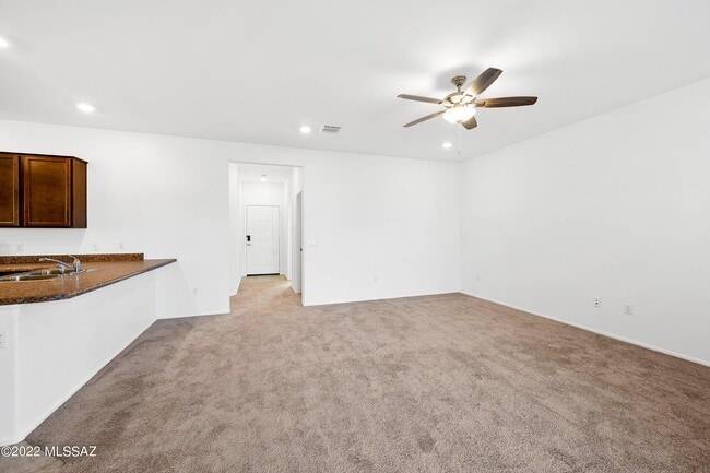 Building Photo - 6330 S Crescent Peak Dr