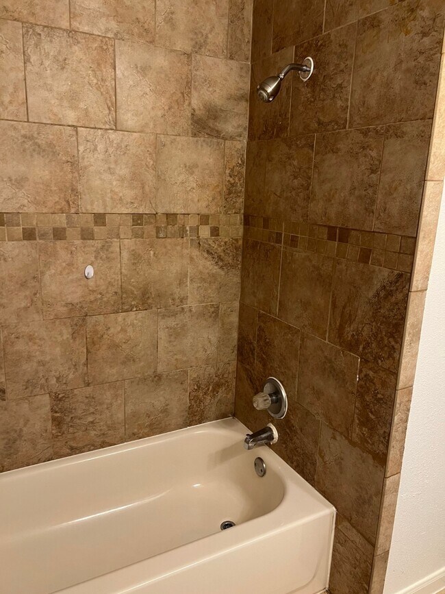 Building Photo - 5136 Mallow St