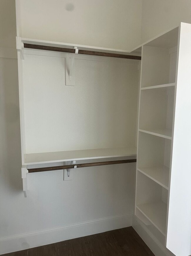 Building Photo - open concept 4bd - rent to own