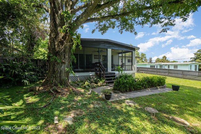 Building Photo - 115 S Indian Cir