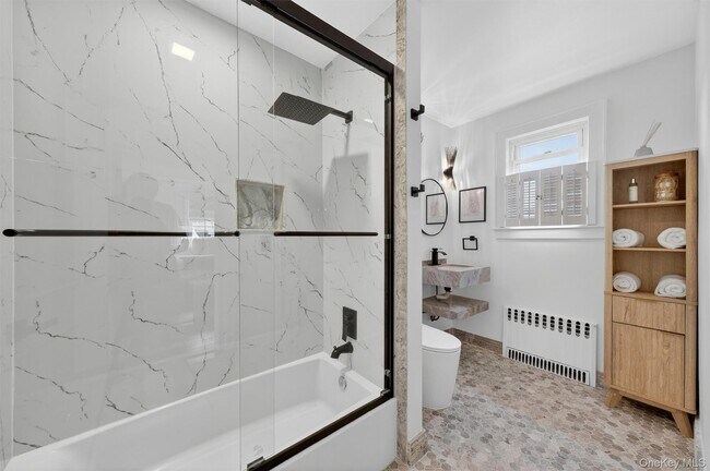 Building Photo - 32 Dutchess Terrace