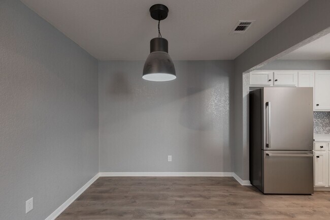 Building Photo - Rawhide Loop, 317/319