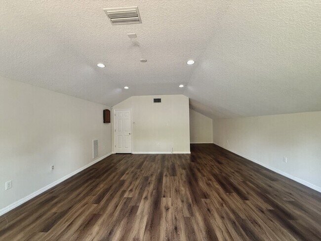 Building Photo - 15224 Kestrelrise Dr