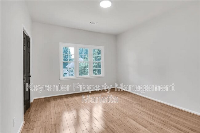 Building Photo - 991 Gentry Ln