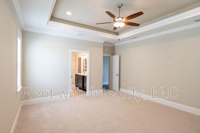 Building Photo - 165 Benoit Cir