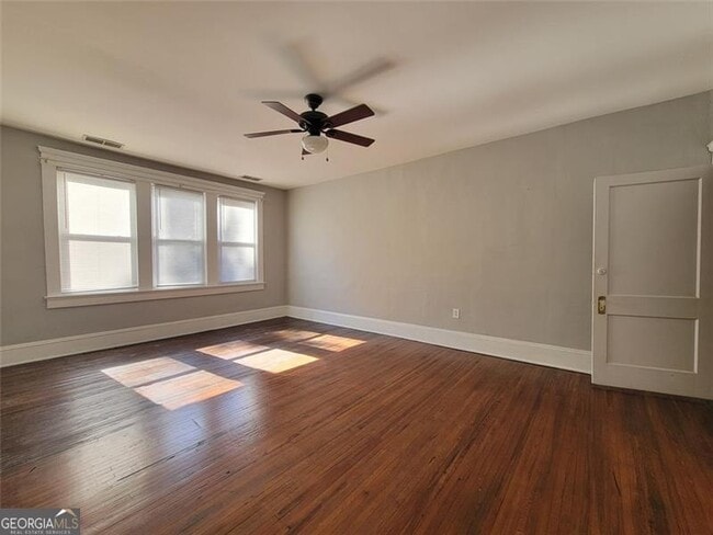 Building Photo - 976 Delaware Ave SE