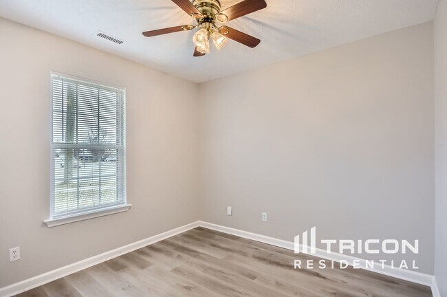 Building Photo - 928 Pin Oak Dr