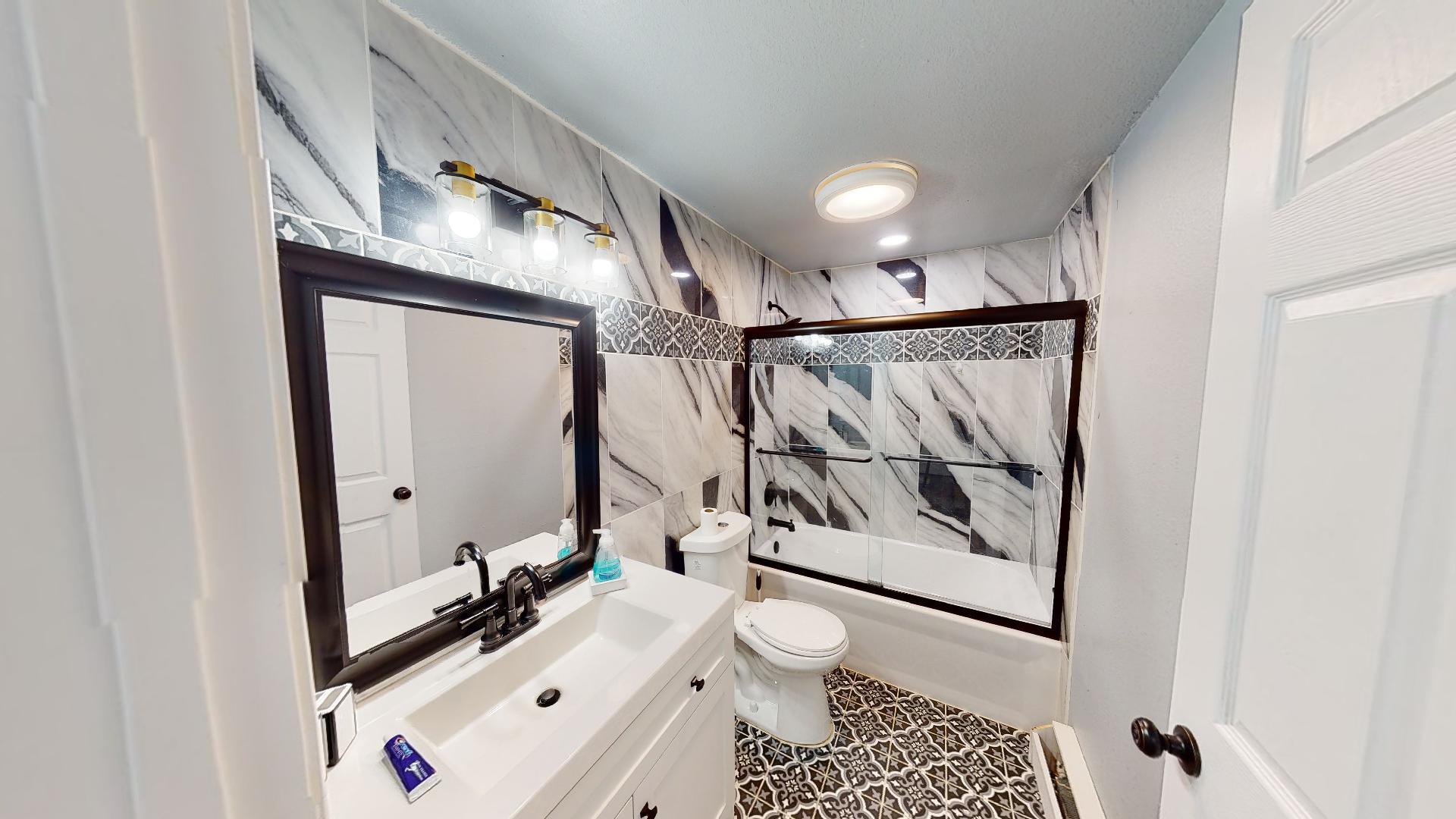 Building Photo - 21 Woodmere Ct