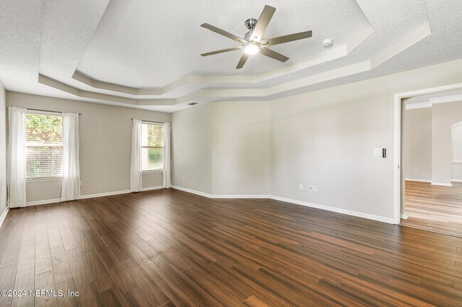 Building Photo - 1892 Vista Lakes Dr