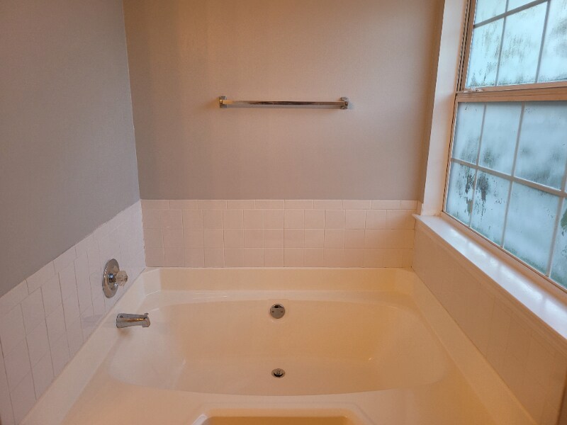 Building Photo - 3042 Knoll View Pl