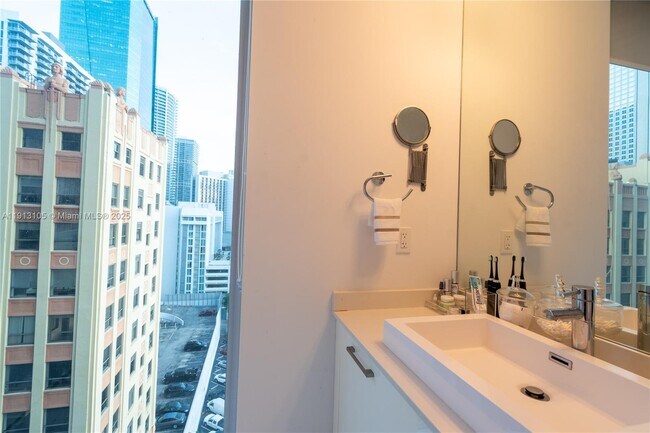 Building Photo - 151 SE 1st St