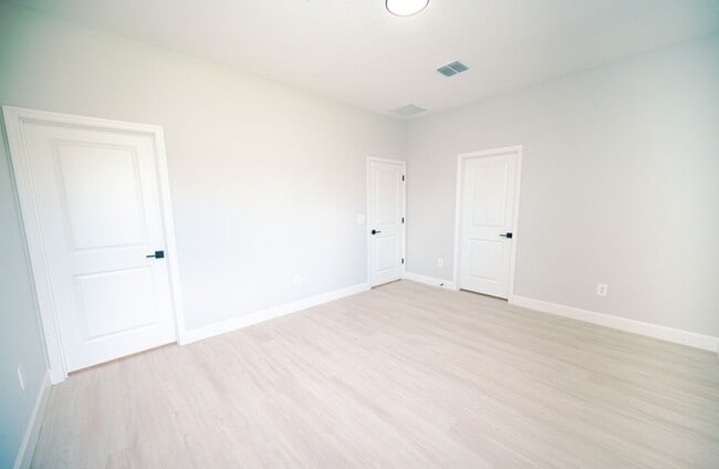 Building Photo - 1103 St Tropez Ct