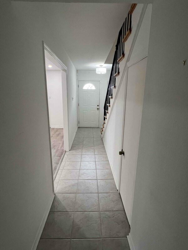 Building Photo - 865 Wilshire Blvd