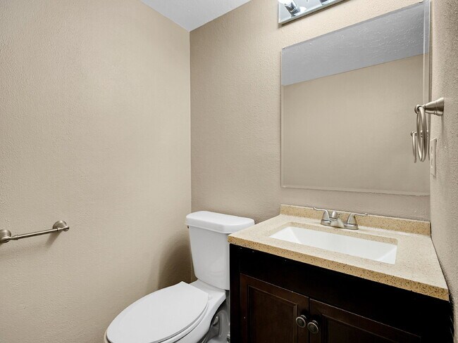 Building Photo - $2,295.00, 2-bed, 3-bath Condo in Westmins...