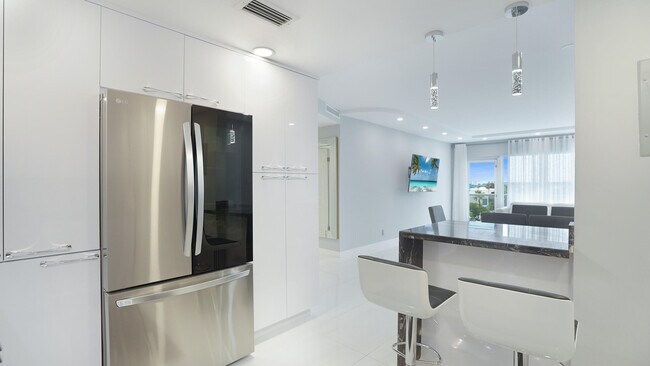 Building Photo - 3550 Galt Ocean Dr
