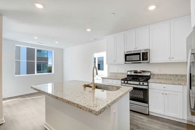 Building Photo - Brand New Construction! Modern 2 Bed, 2 Ba...