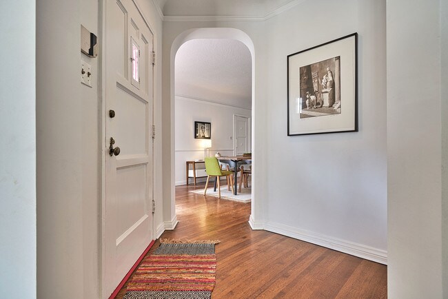 Building Photo - 1235 Hi Point St