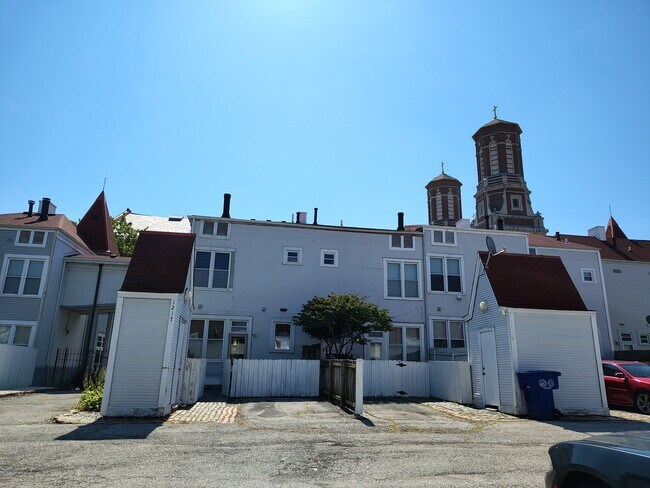 Building Photo - 1217 N 11th St