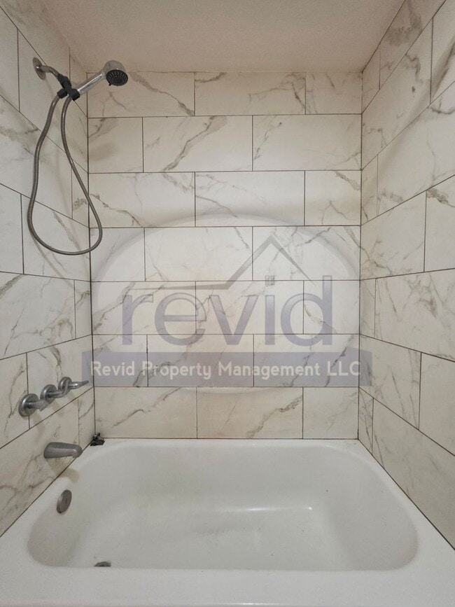 Building Photo - Move In Special! Half off First Months Rent!