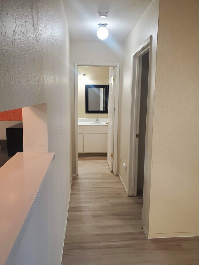 Building Photo - Concord/Clayton Border-Ground floor 1/1 w/ In Unit Laundry