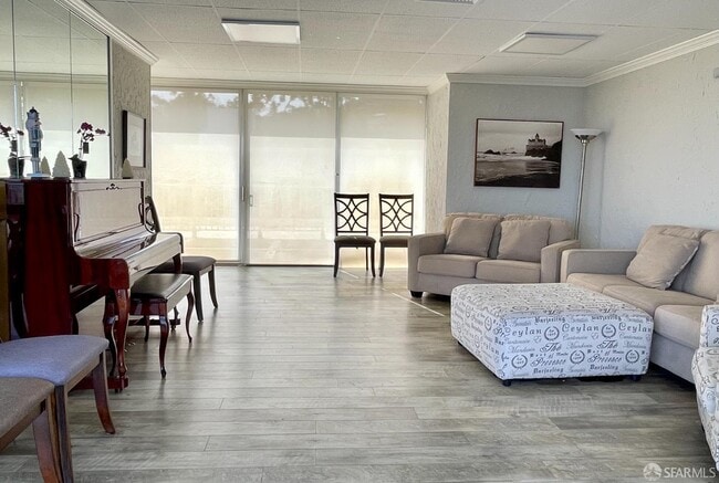 Building Photo - 400 Davey Glen Rd