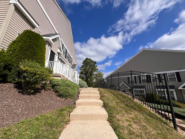 Building Photo - 4170 Bunker Hill Dr N