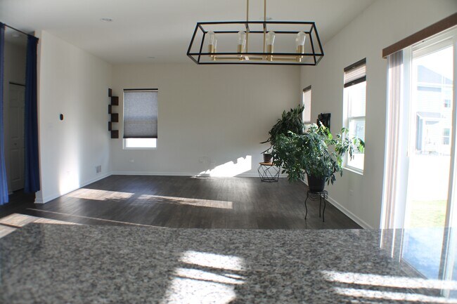 Building Photo - 3759 St James Ct