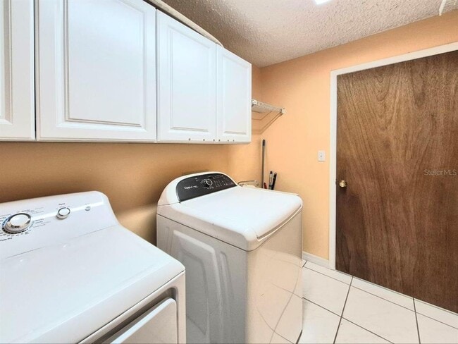 Building Photo - 3103 Cocos Rd