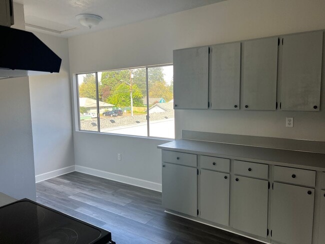 Building Photo - Commercial Space