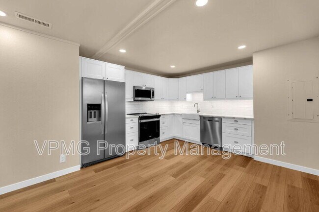 Building Photo - 14907 NE 34th St