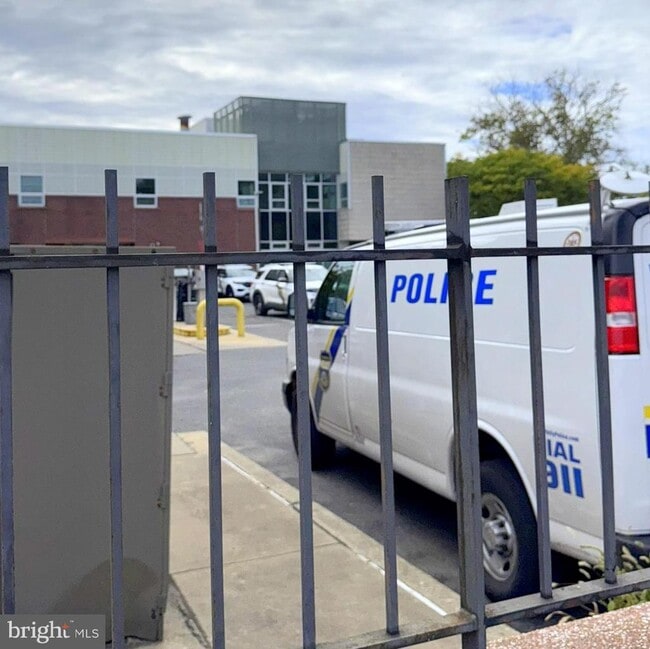 Building Photo - 2246 S Bucknell St