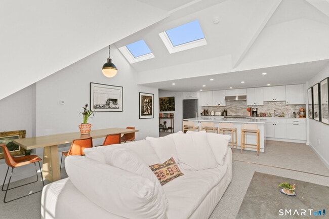 Building Photo - 140 Rowayton Ave