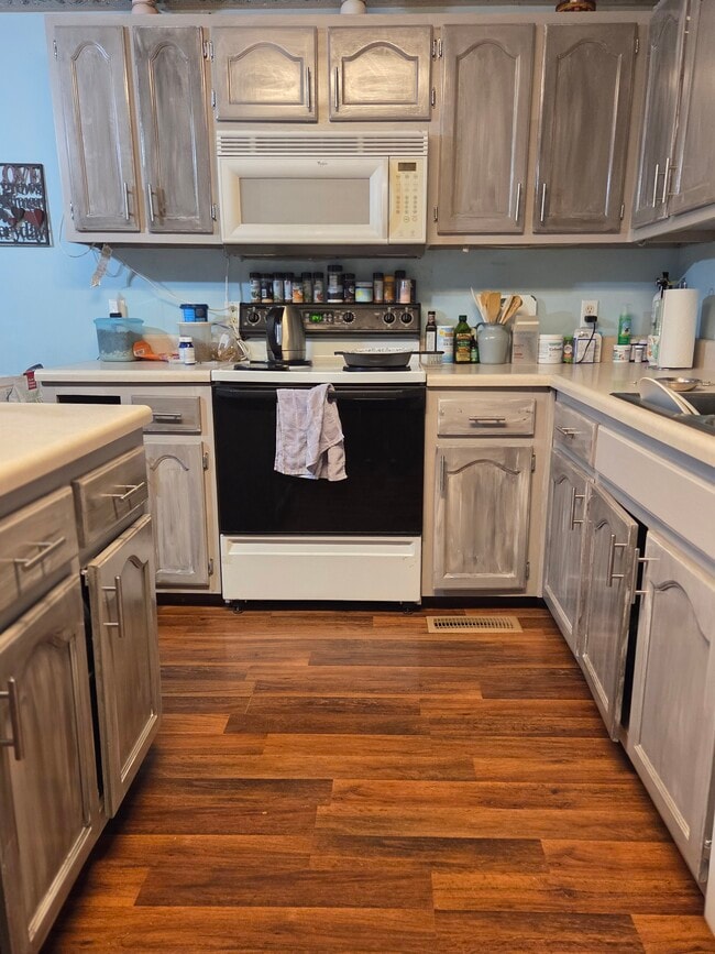 Building Photo - 116 Hidden Valley Dr