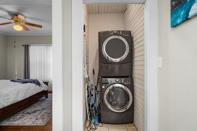 Building Photo - Renovated Vintage Cottage in downtown Cookeville