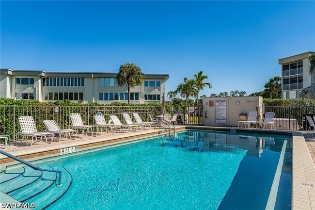 Building Photo - 1740 Pine Valley Dr