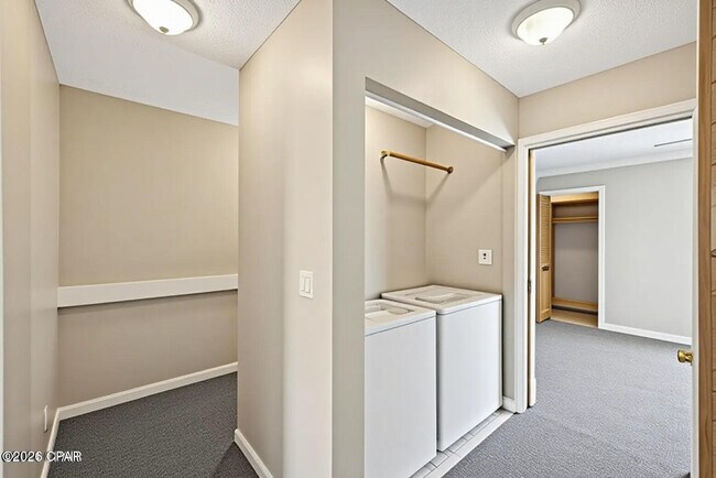 Building Photo - 6601 Pridgen St