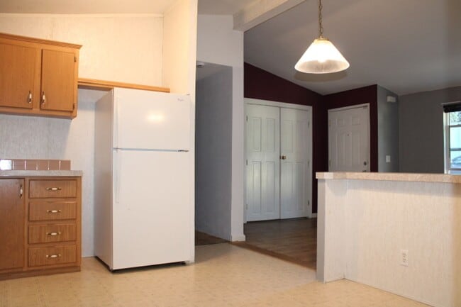 Building Photo - 5266 Sunset Dr