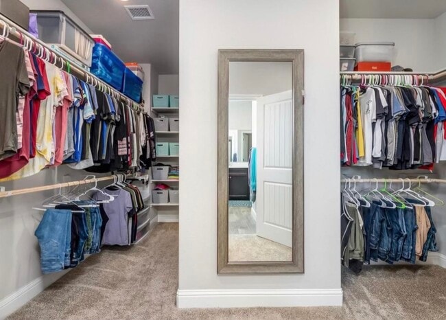 Building Photo - 6212 E Sydney Dr